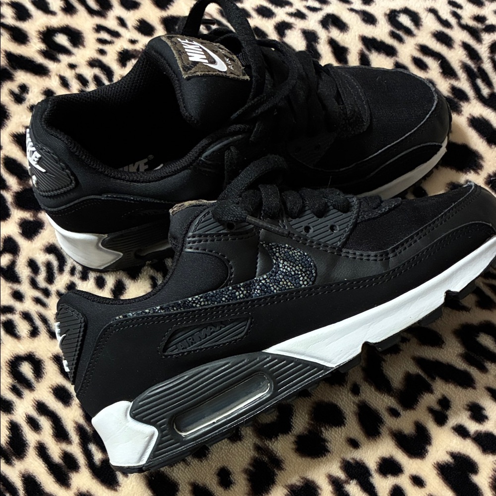 π Nike Air Max 90 π - Picture 2 of 8